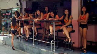 Soi 6, Pattaya, Thailand (2021) (4K) WALKING TOUR past all bars: right side + left side